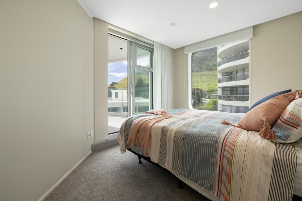 Spacious Oceanside Oasis Mount Maunganui Exterior photo